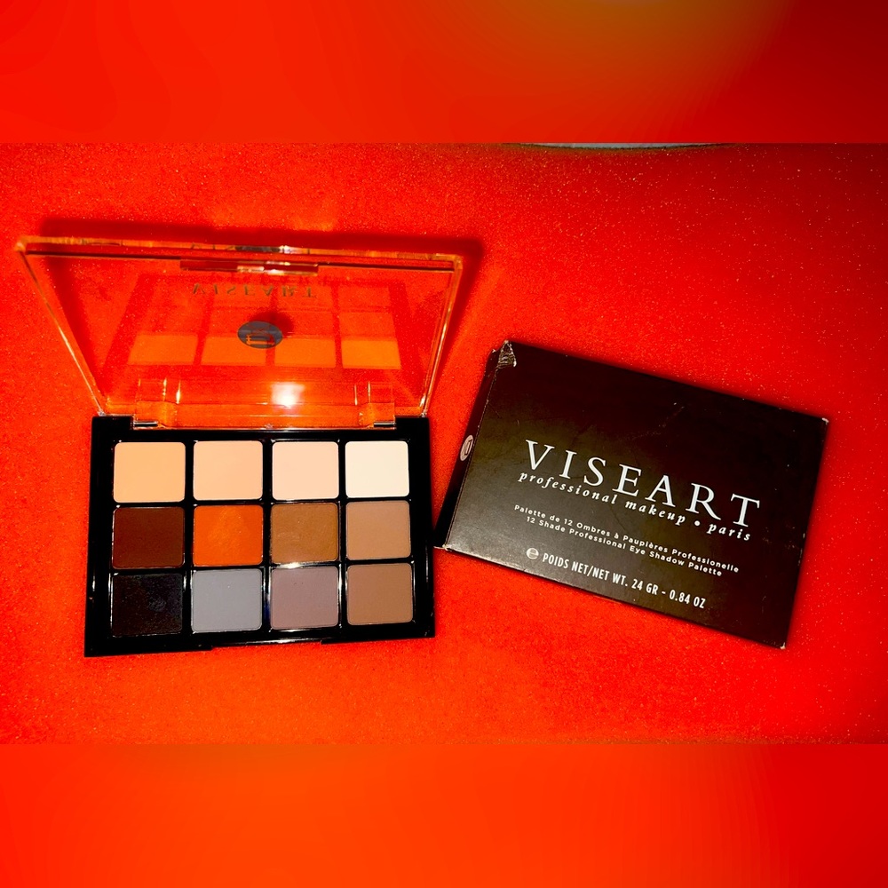 Vise Art professional makeup palette. Nudes.